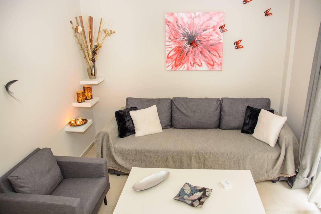 Neighborly Nest - Apartment In The Heart Of Atina Dış mekan fotoğraf